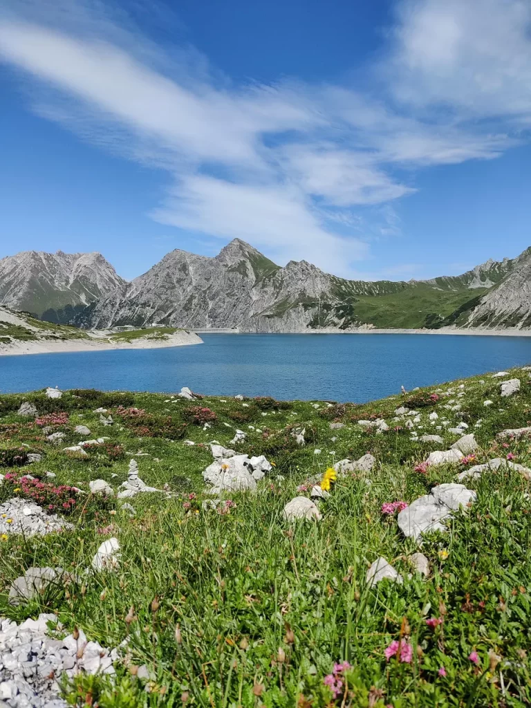 Master Woo Myung teaching about path to truth enlightenment